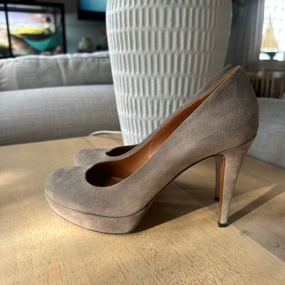 Authentic Gucci Betty Grey Suede Platform
High Heel Shoes Made in Italy Sz 6